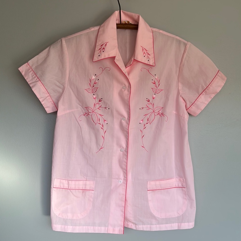 Rare vintage Plum Blossom Top Small